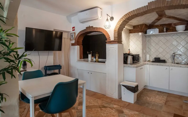 Original Photographers Studio Apartment in Alcântara
