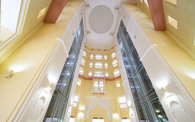 Spacious One Bedroom with Beach Access