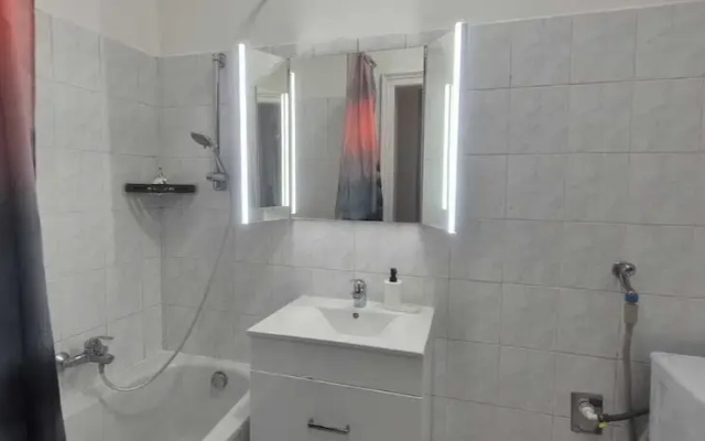Comfortable 2BR Apt Near Vienna Center