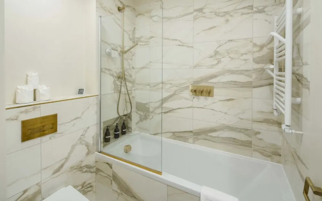 Stylish 2 Bedroom / 2 Bath In Notting Hill