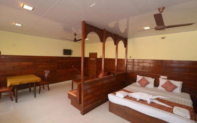 Tusker Towers – Guest Rooms – Kumily