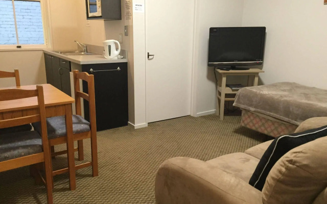 Motel On Carroll