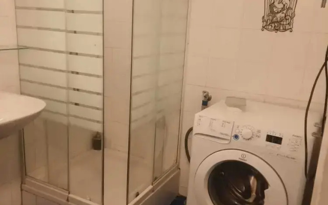Charming 1BR Apt Steps from Belvedere