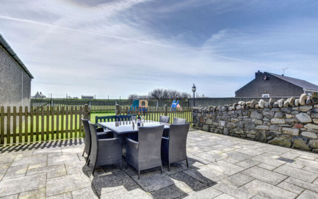 Holiday Home Sgubor y Rhyd