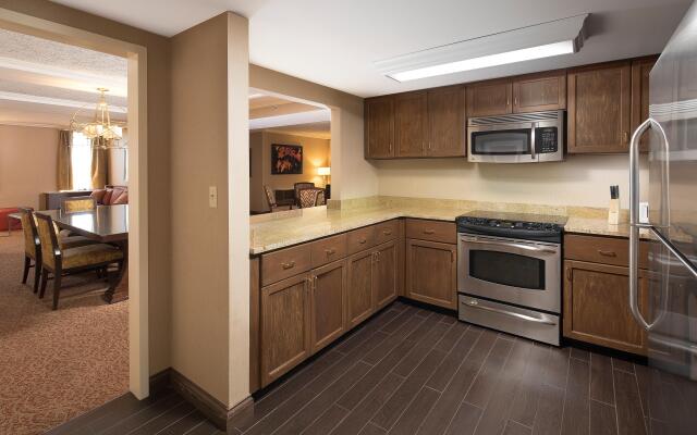 Crowne Plaza Louisville Airport Expo Ctr by IHG