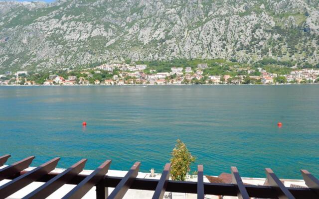 Seaside House Kotor