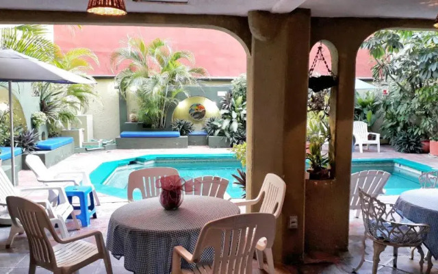 Hotel Solimar Inn Suites