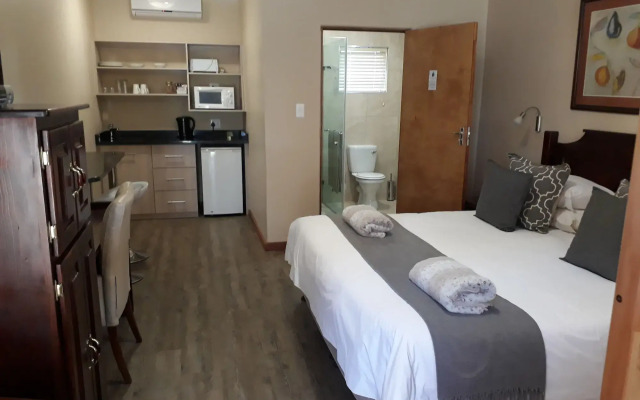 17 on Bird Guest House