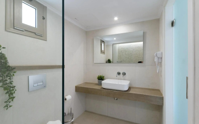 Soleil Apartments  Studios