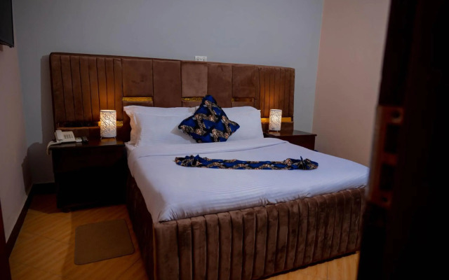 The Okaseni Lodge