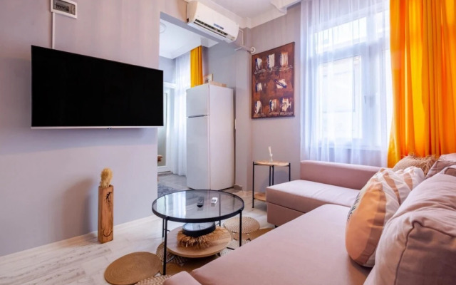 Spectacular Flat Near Bagdat Street in Kadikoy