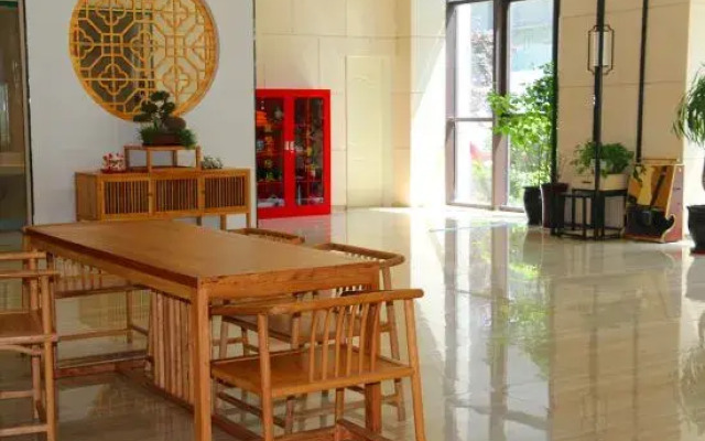 OHO Chengyin Zhihui Hotel(Luohe Convention and Exhibition Center store)