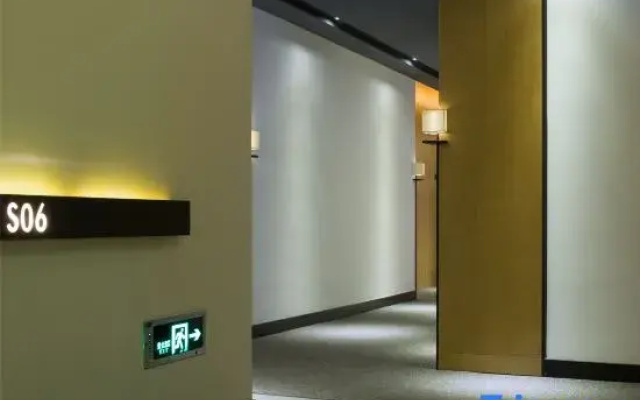 SFEEL DESIGN Hotel (Chengdu Renmin South Road Nijiaqiao Subway Station)