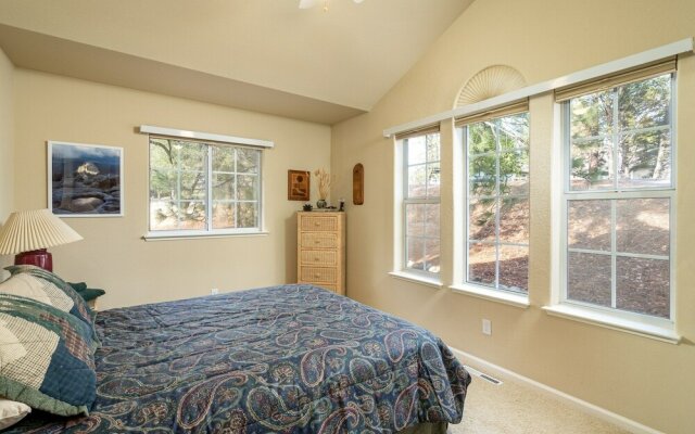 Happy Trails - Updated Home with Cozy Sunroom by Yosemite Region Resorts