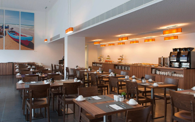 Eurostars Oasis Plaza Hotel