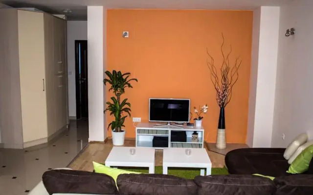 Happy Home Apartment