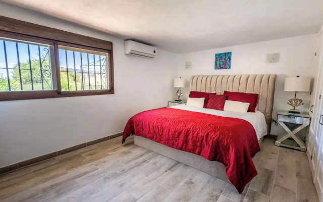 Fantastic 7-bed Villa in Alhaurin de la Torre
