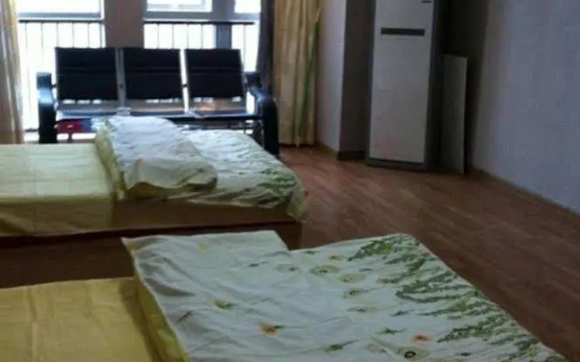 Fat Big Inn (Wanda Store South Square of Zhenjiang Railway Station)