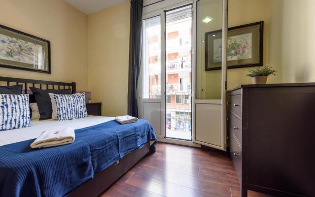 RamblasRentals Design Renovated Apartment AC Balcony10m Ramblas - Parking - Wifi