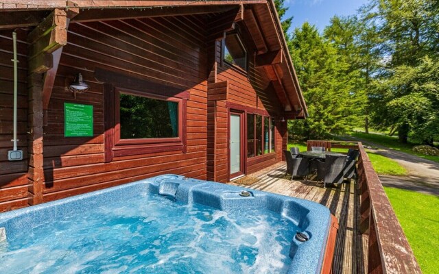Lady Galloway Lodge 30 with Hot Tub, Newton Stewart