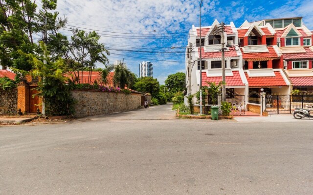 Pratumnak Town Villa By Pattaya Sunny