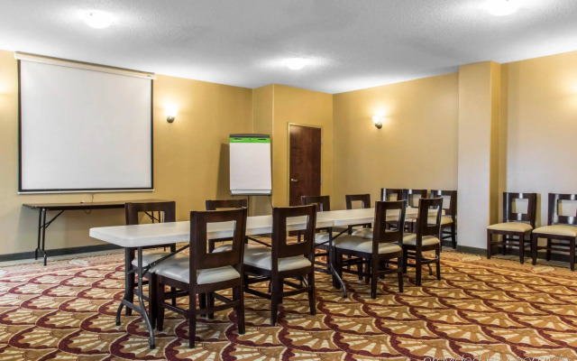 Red Roof Inn & Suites Bloomsburg – Mifflinville