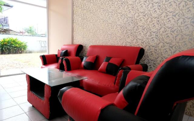 Steze Kost By OYO Rooms