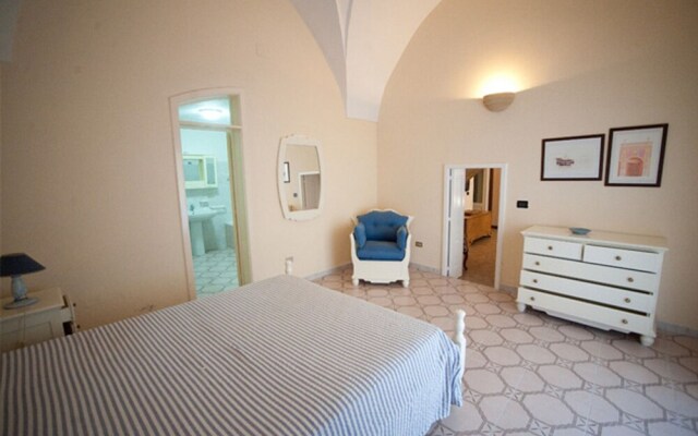 Dimora Tipica Specchia