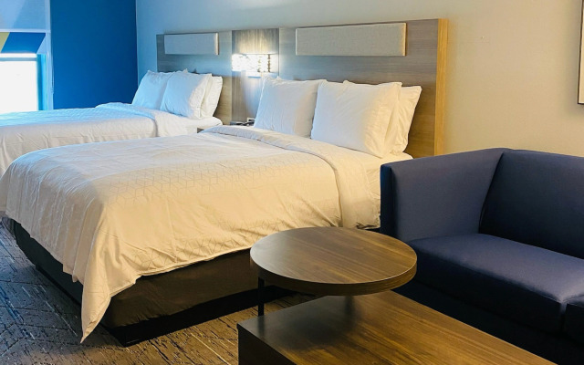 Holiday Inn Express Gulfport Beach by IHG