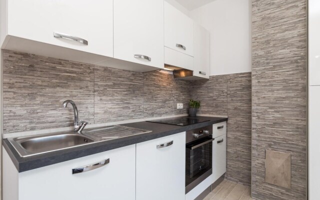 Awesome Apartment in Stara Novalja With 2 Bedrooms and Wifi