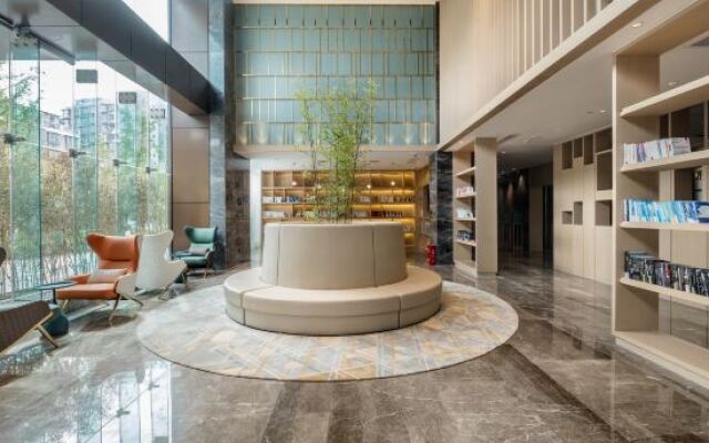 Atour Hotel (Suining Chuanshan High-speed Railway Station)