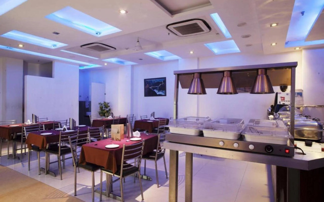 Hotel Delhi 55 @ New Delhi Railway Station