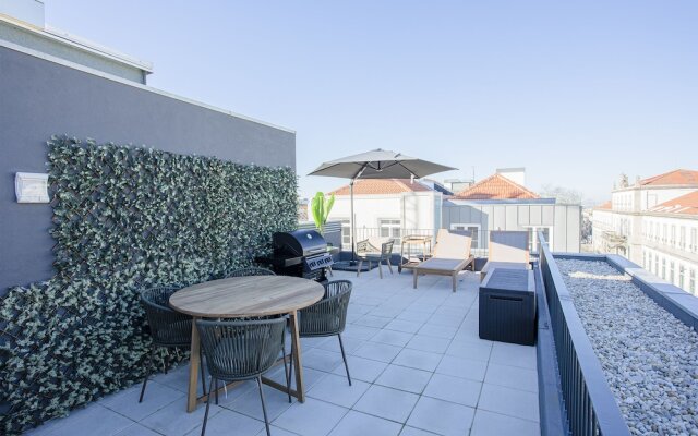 Liiiving-Modern & Glam Rooftop Apartment