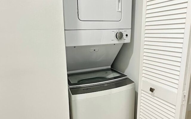 Stanza Wynwood Parking Laundry Wifi