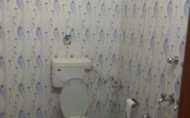 Hotel Him Ganga by Raatri