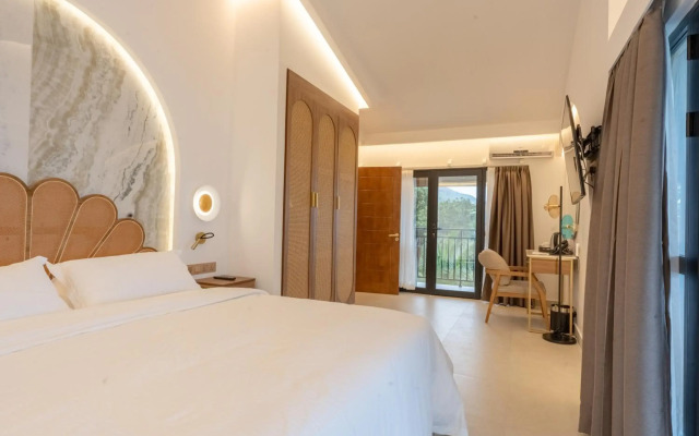 Coral Strand Smart Choice Hotel