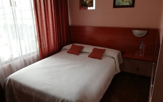 Water Palace Hostal
