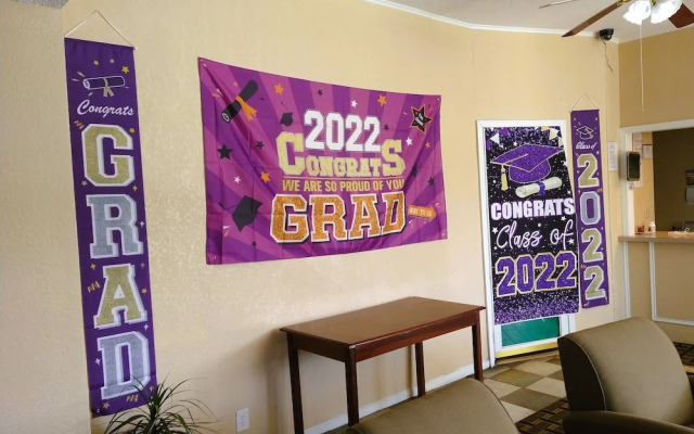 Grand View Plaza Inn & Suites