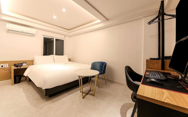 Busan Seomyeon Business Hotel J7