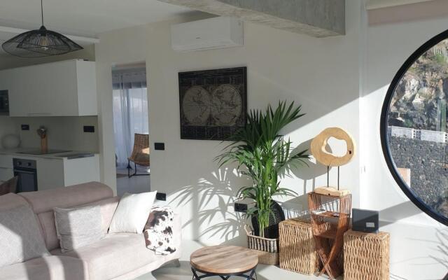 Home2Book Panoramic Sea Views Loft, Wifi