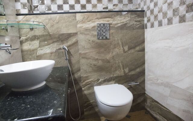 OYO 6680 Hotel Galaxy International