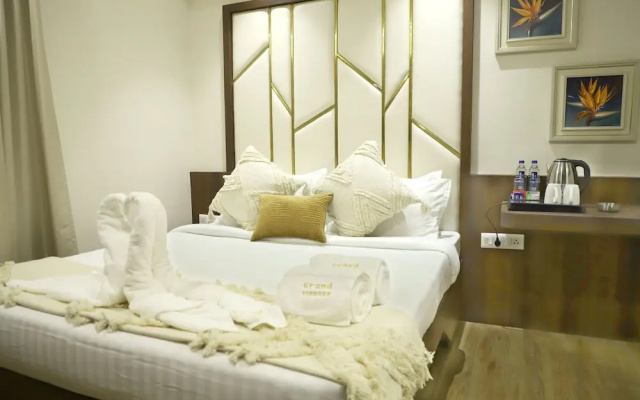 Hotel Grand Girdhar