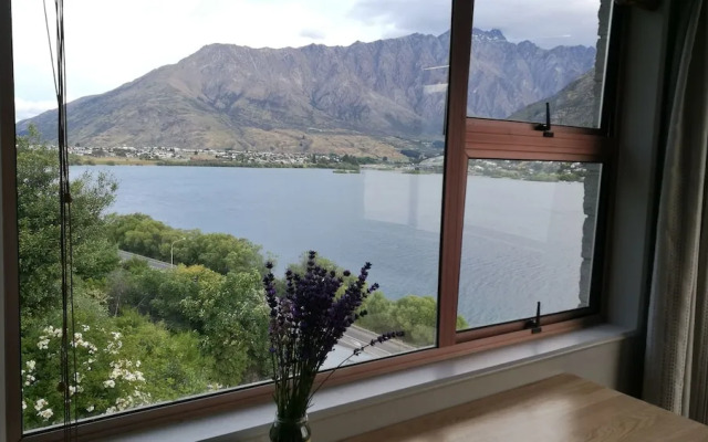 De Lavender Lake View House