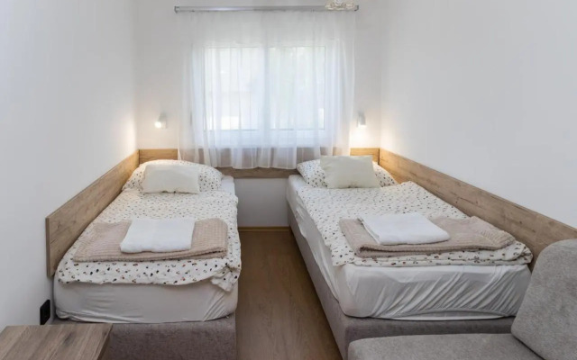 FausztLand Apartments