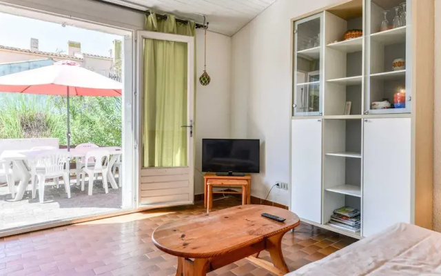 Bright Retreat by the Beach