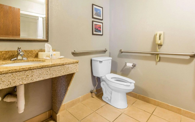 Comfort Suites Fairview Heights - St. Louis