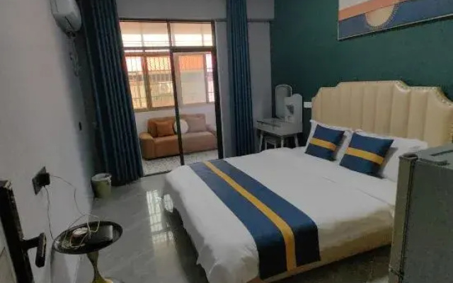 Rongrong Homestay (Ruijin Stadium Branch)