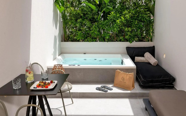 Evanik Chic Hotel