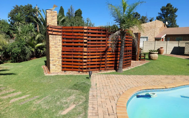 Twins Guest House Astoni