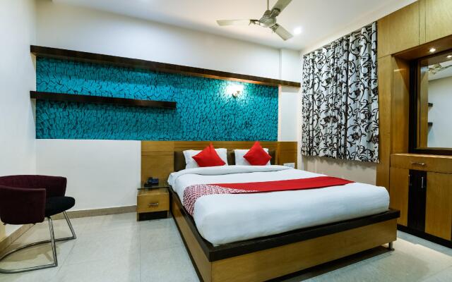 OYO 30414 Hotel Us Residency